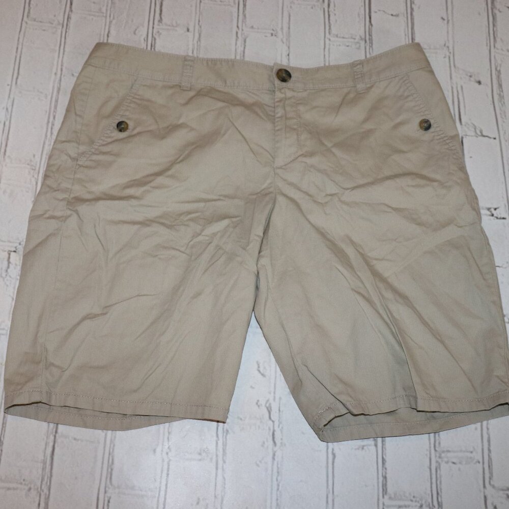 🏖️ Dockers Khaki Shorts – Women’s Petite 14P Classic Fit · Neutral Staple ·